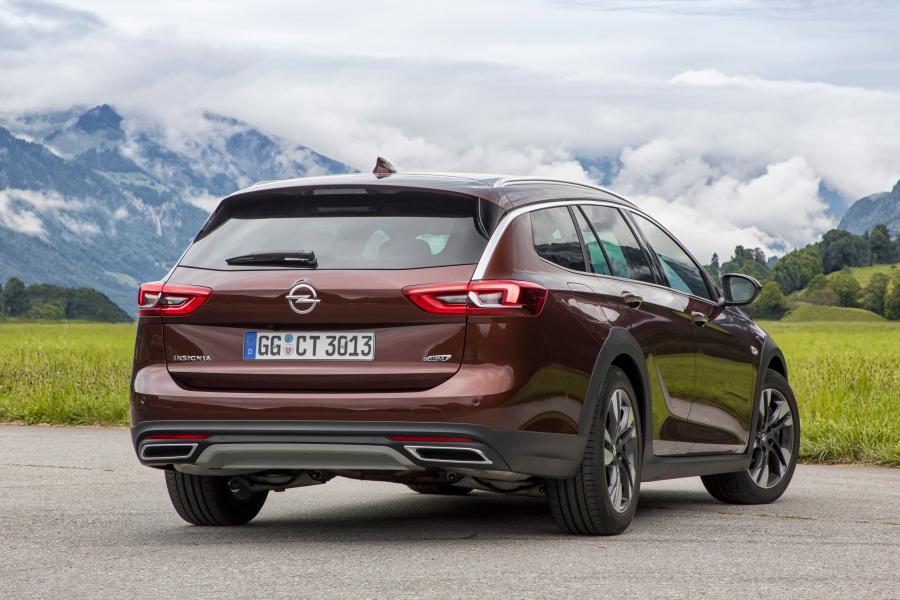  Opel Insignia Country Tourer Turbo D 4x4 Exclusive 2017 года  (фото 20 из 42)